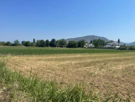 Grundstück Zum Verkauf Von 2715M2 Im Bebauten Gebiet Des Dorfes In Okçular