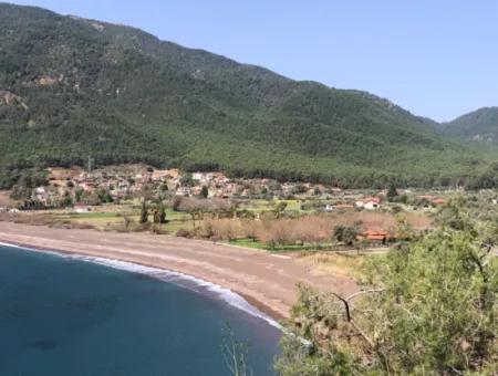 Ekincik'de Denize Yakın Manzaralı 3250M2 Satılık Arazi